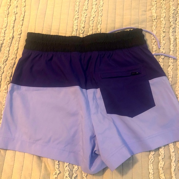 Athleta Oahu Colorblock Short - Picture 6 of 6